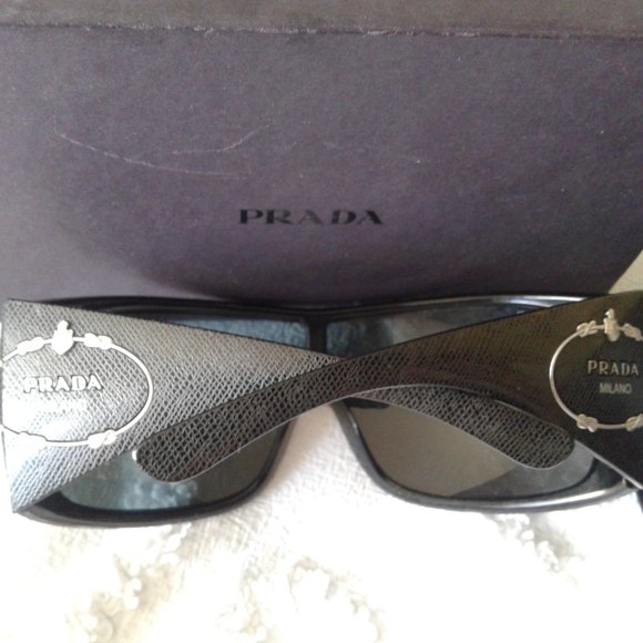 Prada sunglasses woman new original with all certifical - Picture 2 of 6